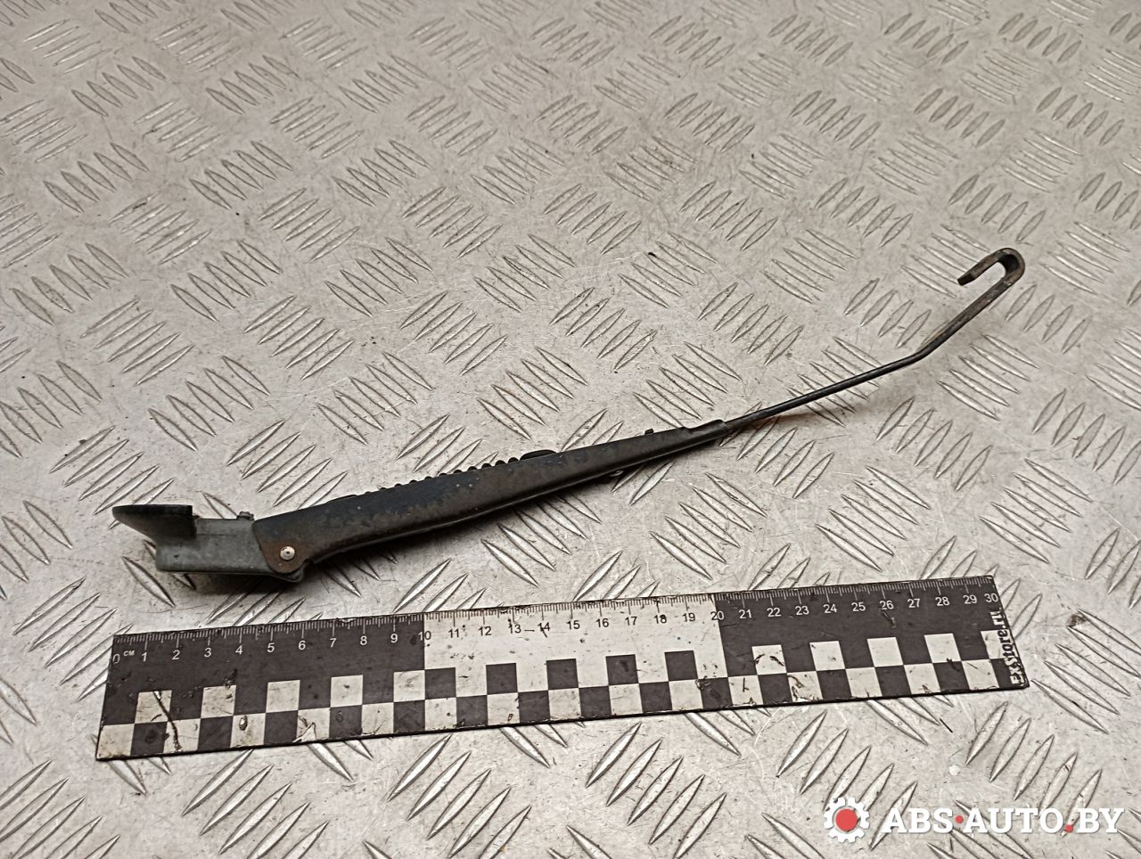 щеткодержатель задний Chrysler Voyager 3 поколение 1998, 4673037F - фото №1