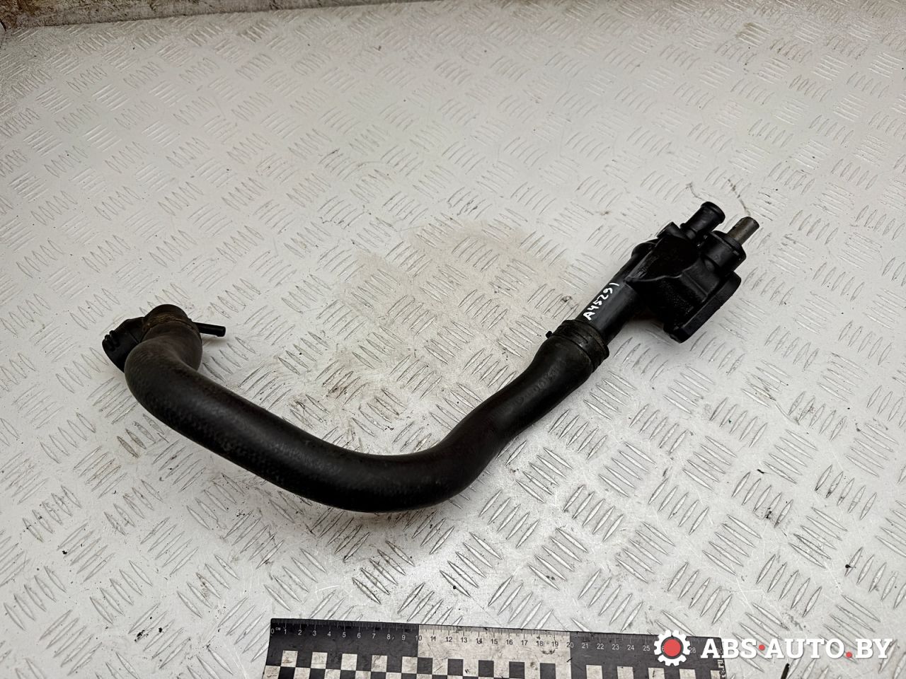 фланец (тройник) системы охлаждения Volkswagen Passat B6 2007, 2.0 л., BMP, дизель, МКПП, универсал, 03G121132B, 1K0122291BA - фото №1