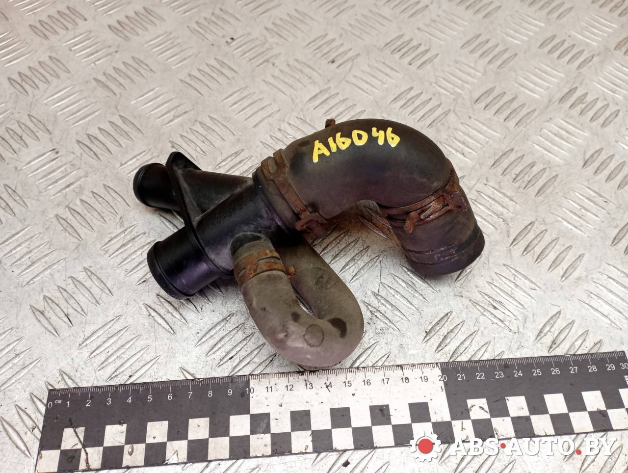 фланец (тройник) системы охлаждения Ford Transit Custom 1 поколение 2017, 2.2 л., дизель, МКПП, 922318 - фото №1