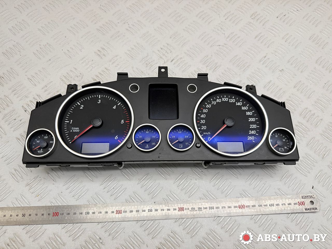 щиток приборов (приборная панель) Volkswagen Touareg 1 поколение 2006, 3.0 л., BKS, дизель, АКПП, внедорожник 5 дв., полный привод, 7L6920871K, 0263655110, 6033EC2145, 6033ED0097 - фото №1