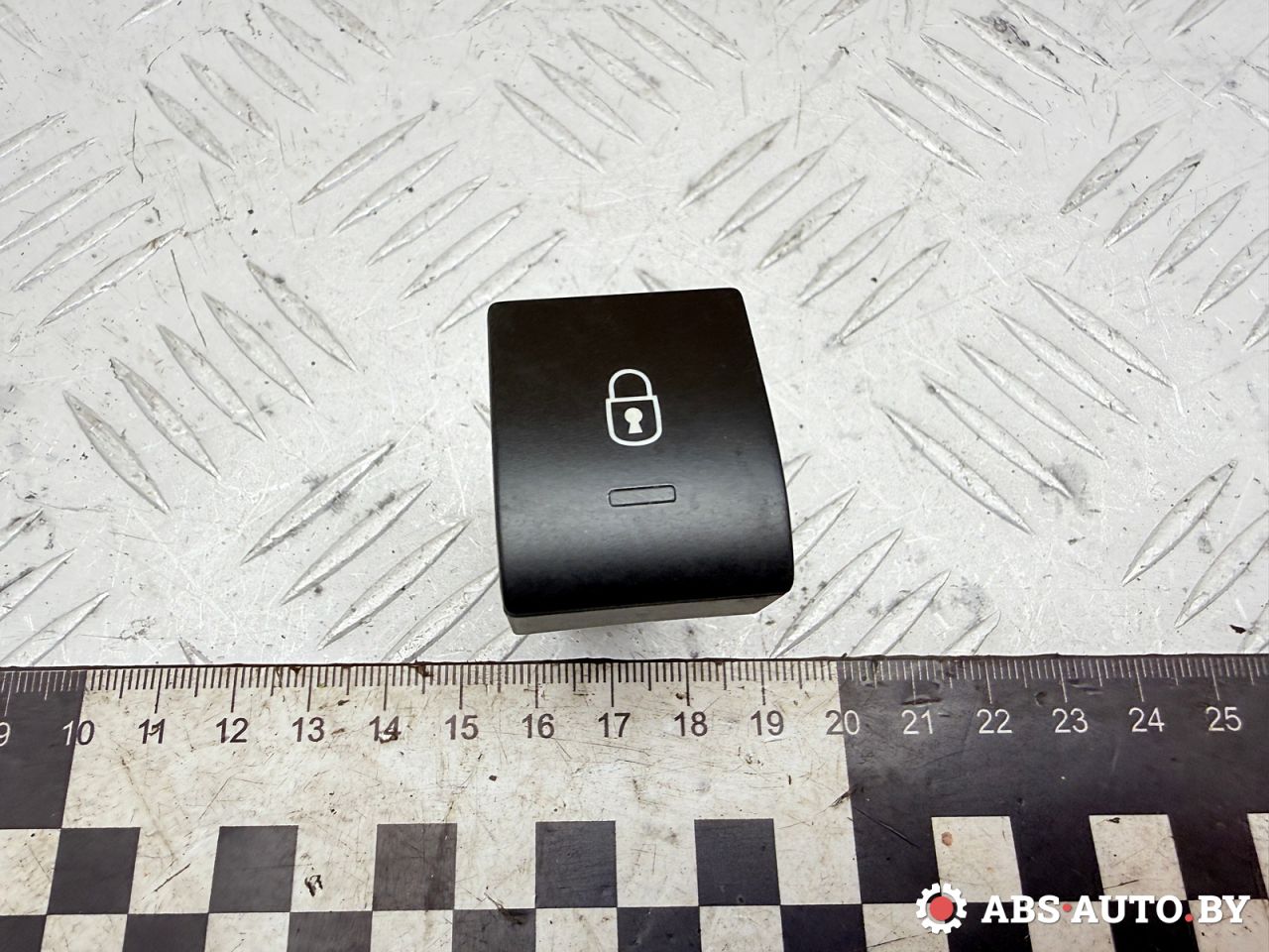 кнопка центрального замка Peugeot 3008 1 поколение 2012, 1.6 л., 9HR (DV6C), дизель, робот, 96652390XT - фото №1
