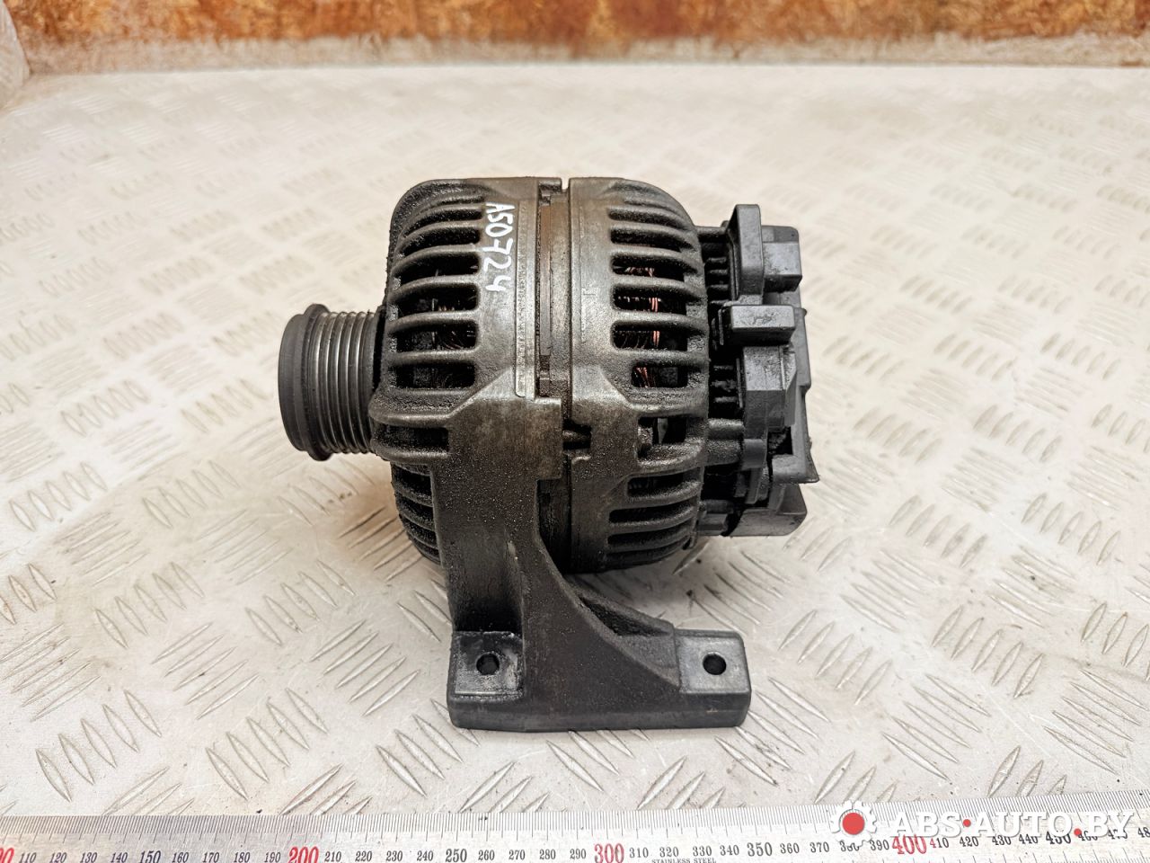 генератор Volvo S80 1 поколение 2000, 2.4 л., B 5244 S, бензин, МКПП, седан, 0124525001, 0124525014, 0124525029, 0124525529, 0986042840, 0986044900, 1986A01154, 113272, CAL10294GS, CAL10350, CAL10350AS, CAL10350ES, CAL10350GS, CAL10350OS, CAL10350RS, DRB2840, 32044900, CA1673IR, 8EL011711591, 8EL738001001, ALB1673AN, ALB1673DD, ALB1673GB, ALB1673LK, ALB1673UX, ALB1673YX, ALB9673AN, ALB9673BA, ALB9673GB, ALB9673NW, ALB9673UX, 944390428400, 210528, ALB1673RB, ALB1673WA, ALT2089A, 437610, 443181, 30658084, 30667892, 36050262, 3803645, 8602275, 8602343, 8602629, 8602710, 8602712, 8603263, 8622786, 8637847, 8637848, 8676489, 8676496, 8676498, 9489312, 1-2859-01BO, 13997N, 13998N, 301N20668Z - фото №1