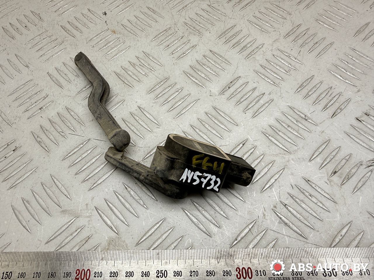 датчик дорожного просвета Jeep Cherokee 5 поколение 2016, 2.0 л., EBT, дизель, АКПП, внедорожник 5 дв., 1307213013 - фото №1