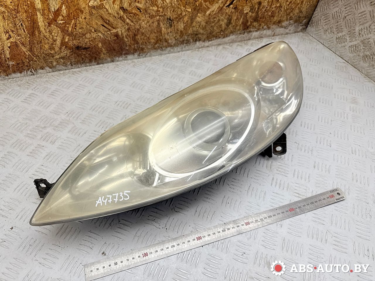 фара левая Peugeot 407 1 поколение 2007, 1.6 л., 9HZ (DV6TED4), дизель, МКПП, седан, 0301213201, 9660236180, M42010748 - фото №1