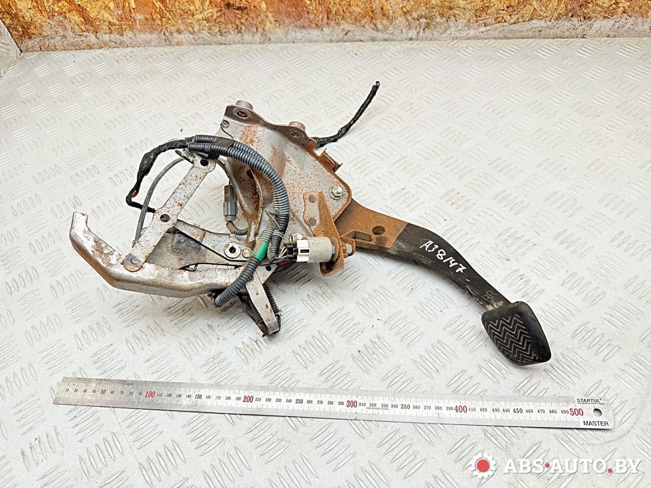 педаль тормоза Toyota RAV4 3 поколение (XA30) 2007, 2.2 л., 2AD-FTV, дизель, МКПП, внедорожник 5 дв., 4711042180 - фото №1