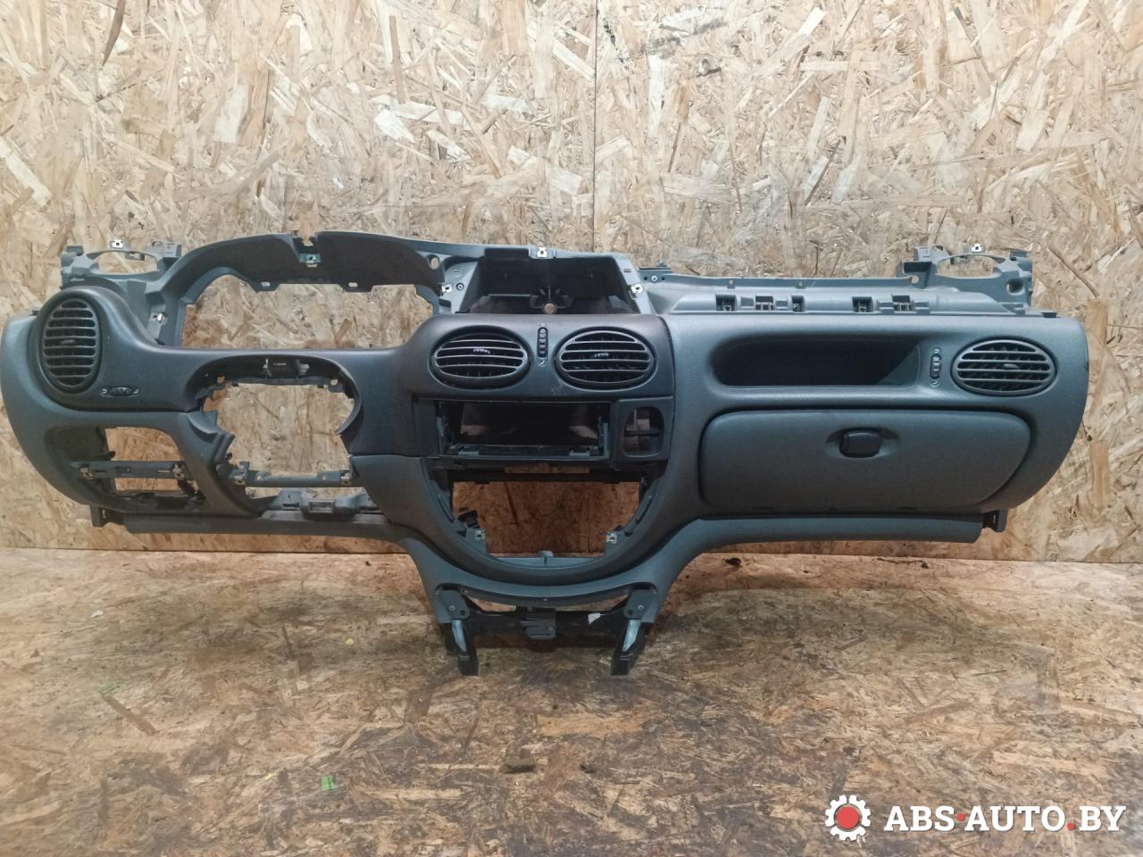 панель передняя салона (торпедо) Renault Scenic 1 поколение (1996 - 1999), 1.6 л., K7M 702, бензин, МКПП - фото №1