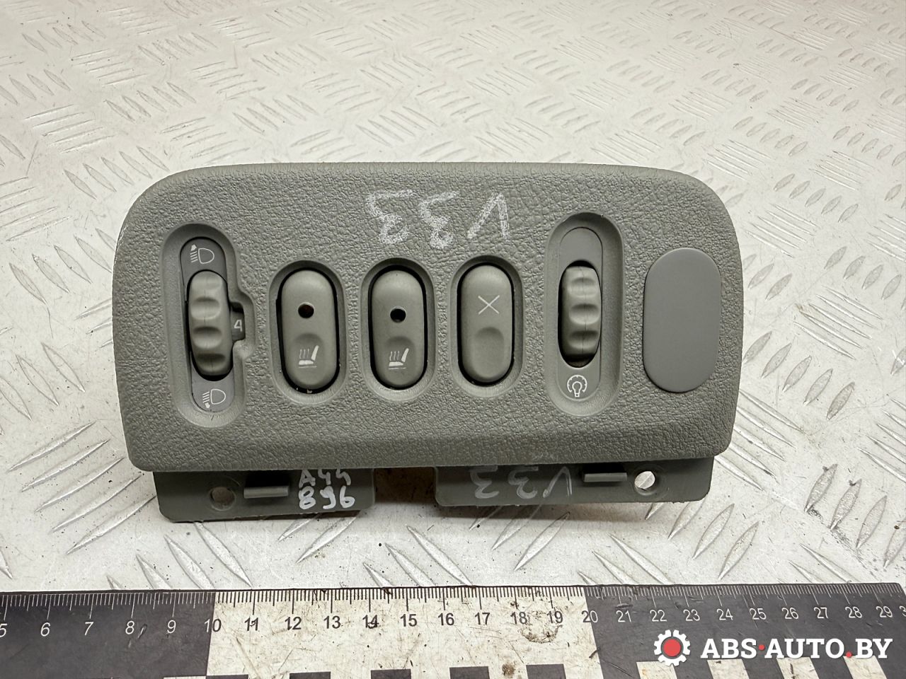 кнопка обогрева сидений Renault Scenic RX4 1 поколение 2002, 1.9 л., F9Q 740, дизель, МКПП, полный привод, 7700433081, 8200024492 - фото №1