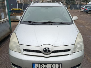 Toyota Corolla Verso 2 поколение AR10