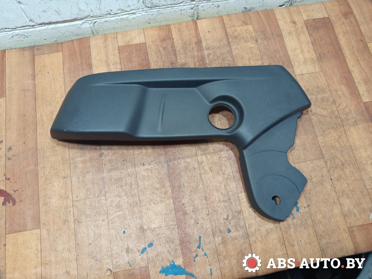 пластик Peugeot 5008 1 поколение 2011, 1.6 л., дизель, МКПП, передний привод, 1955151, 1955148 - фото №1