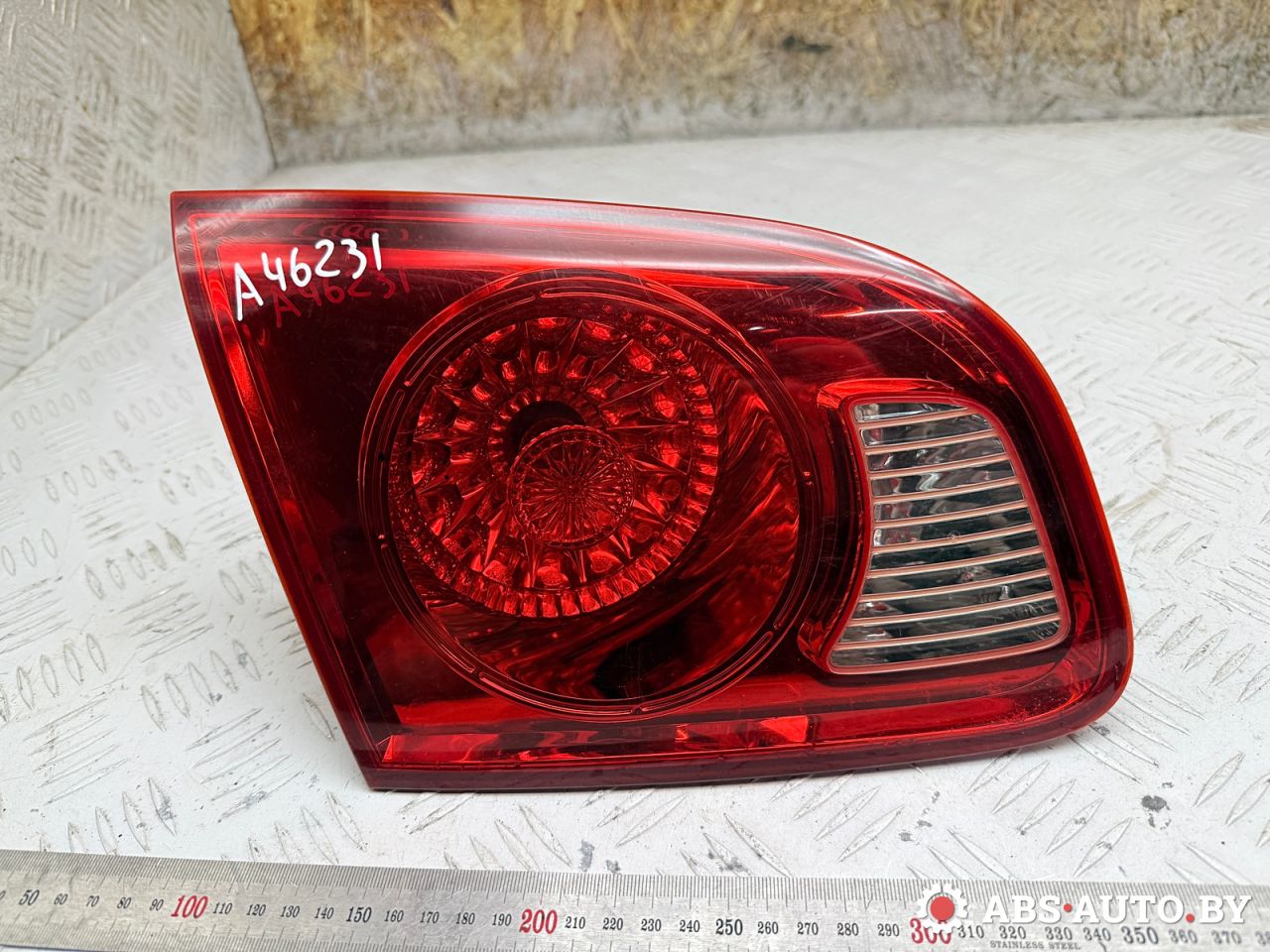 фонарь крышки багажника левый Hyundai Santa Fe 2 поколение (CM) 2006, 2.2 л., D4EB, дизель, МКПП, внедорожник 5 дв., 924052B000 - фото №1