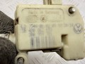 активатор замка крышки топливного бака Audi A6 4B/C5 1997, 1.9 л., AFN, дизель, МКПП, седан, 4B0862153 - фото №4