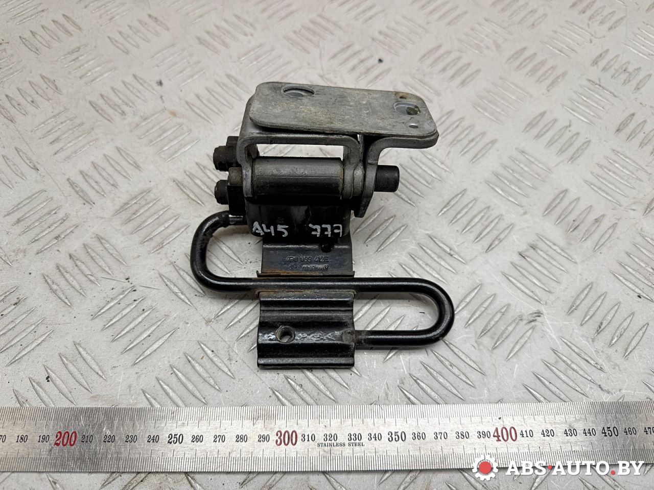 петля двери Audi A6 4B/C5 2000, 2.5 л., AKE, дизель, МКПП, седан, полный привод, 4B0833412E - фото №1