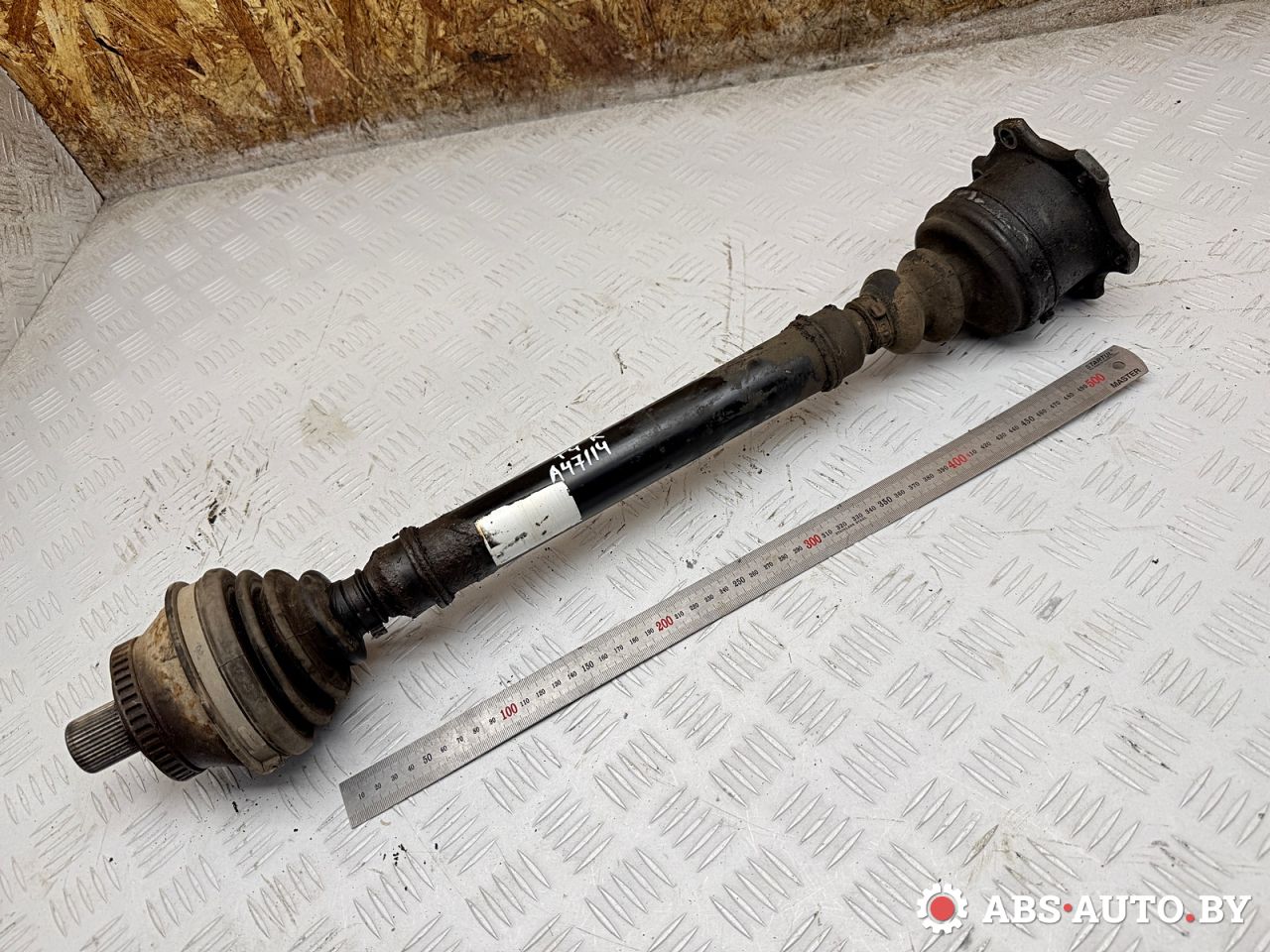 полуось передняя левая (приводной вал, ШРУС) Audi A6 4B/C5 1999, 2.5 л., AKN, дизель, МКПП, универсал, передний привод, 4B0407271C - фото №1