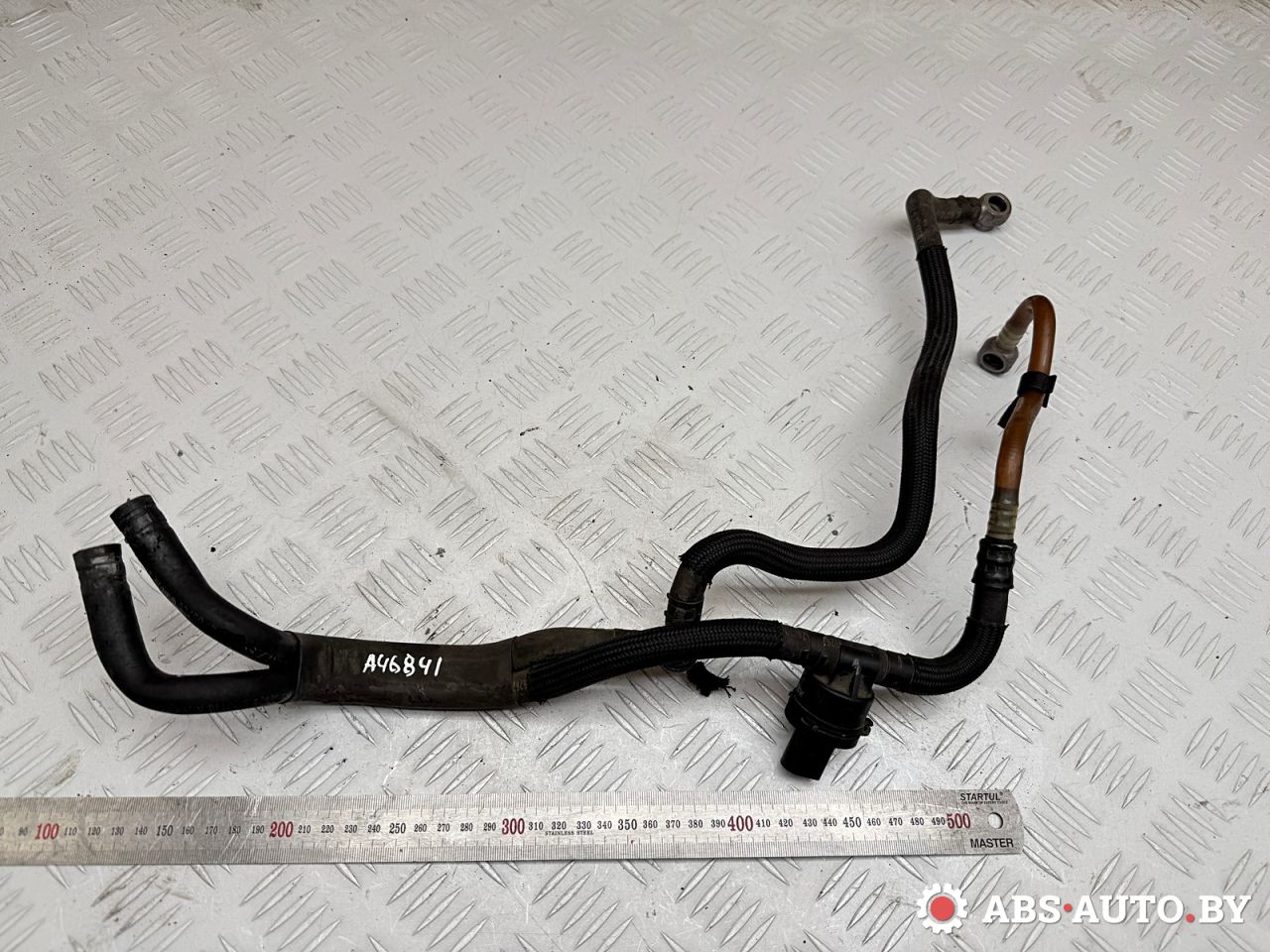 трубка топливная Volkswagen Touareg 1 поколение 2006, 3.0 л., BKS, дизель, АКПП, внедорожник 5 дв., полный привод, 038906081B, 059130300BN - фото №1
