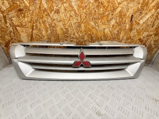 решетка радиатора Mitsubishi Pajero 3 поколение [рестайлинг] 2003, 3.2 л., 4M41, дизель, МКПП, внедорожник 5 дв., MR387981, MR387982