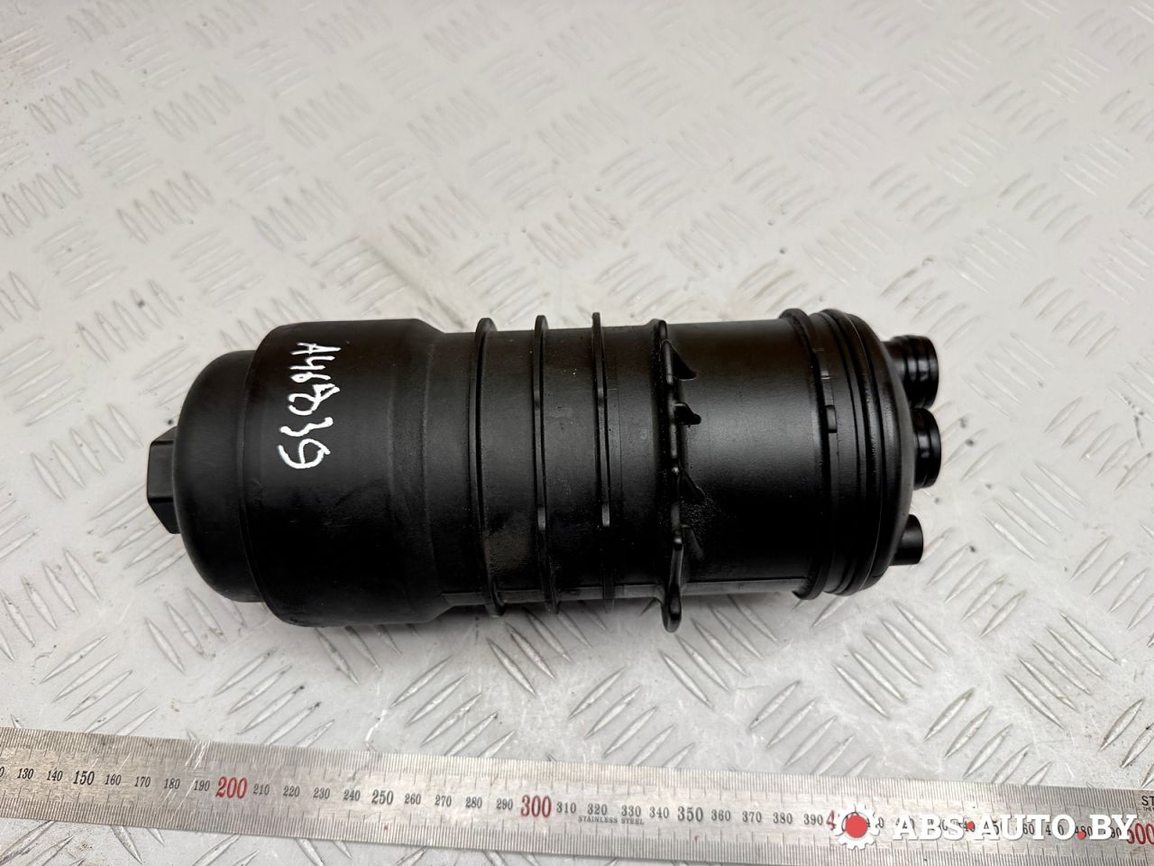 корпус масляного фильтра Volkswagen Touareg 1 поколение 2006, 3.0 л., BKS, дизель, АКПП, внедорожник 5 дв., полный привод, 8558686, 057115373B, 057115433 - фото №1