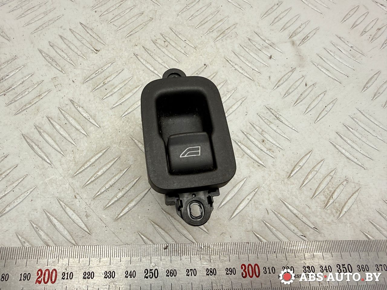 кнопка стеклоподъемника двери задней левой Volvo S40 2 поколение 2004, 2.4 л., B 5244 S4, бензин, АКПП, седан, 30658449 - фото №1