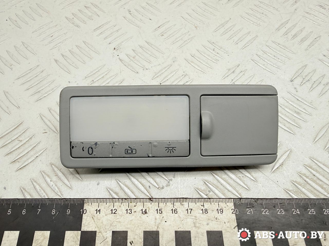 фонарь салона (плафон) Volkswagen Touareg 1 поколение 2006, 3.0 л., BKS, дизель, АКПП, внедорожник 5 дв., полный привод, 7L6947291B, 7L0861687A - фото №1