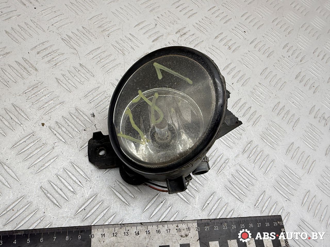 фара противотуманная правая Nissan Primera P12 2002, 2.2 л., YD22DDT, дизель, МКПП, седан, 8200002470, 89201781, 89210438, 66986400, 7701205664, 8200301027, 2615089905, 261508990A, 2615089925, 2615089926, 2615089929, 261508992A, 261508993A, 2615089985, 2615089986, 261509B90C, 261509B90D, 261509B90E, 261509B91A, 261509B91B, 261509B91C, 261509N00A, 261509Y025, 26150AU300, 26150AU325, 26150AU326, 26150AU327, 26150ZX00A, B615089929, B61EA8990A, B6A508990A, 261508994A, 2615000Q00, B61508990A, 4419375, 93197457, 89402500, 89206421, 26910JD000, 89202701 - фото №1