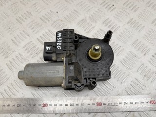 моторчик стеклоподъемника передний левый Audi A6 4B/C5 2000, 2.5 л., AKE, дизель, МКПП, седан, полный привод, 0130821775