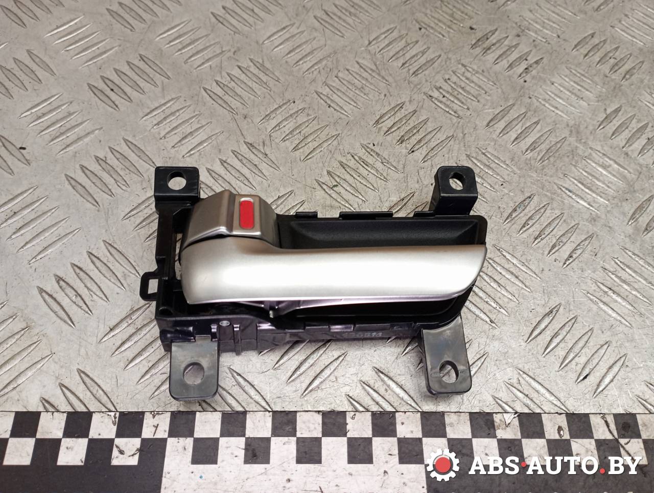 ручка внутренняя передняя левая Kia Sorento 2 поколение 2010, 2.2 л., дизель, МКПП, полный привод, правый руль - фото №1
