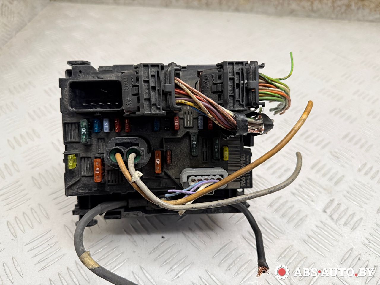 блок предохранителей Peugeot 207 1 поколение 2006, 1.6 л., 9HZ (DV6TED4), дизель, МКПП, хетчбэк 5 дв., 9636079380, 9661086980 - фото №1