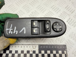 блок управления стеклоподъемниками Peugeot 308 T7 2010, 1.6 л., 9HX (DV6ATED4), дизель, МКПП, хетчбэк 5 дв., 96565186XT