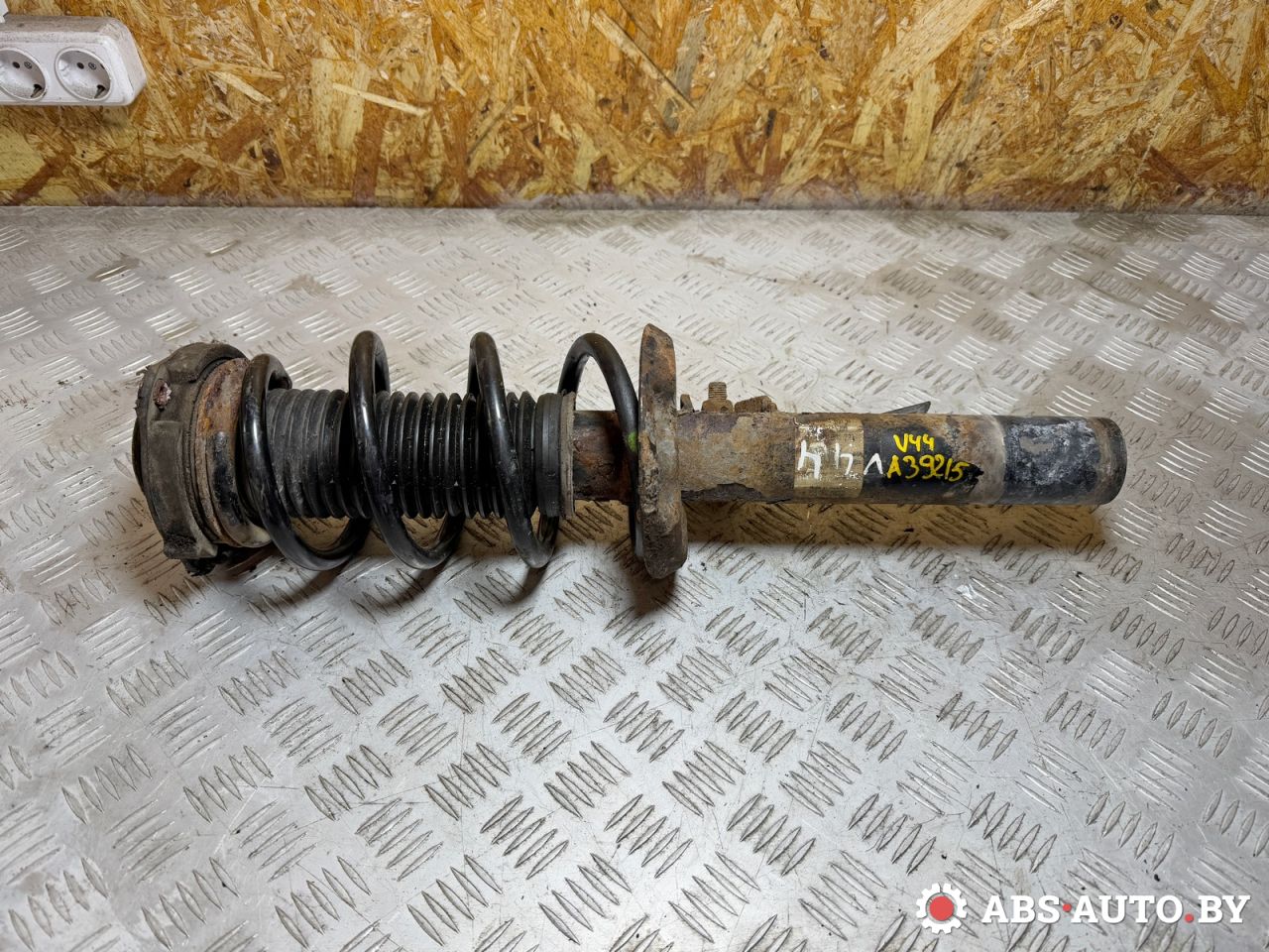 стойка передняя левая Volkswagen Passat B6 2007, 2.0 л., BMP, дизель, МКПП, универсал, 1K0413031BF, 1K0413031BG, 1K0413031BH, 1K0413031BJ, 1T0413031DN, 1T0413031HK, 1T0413031HM, 1T0413031HP, 1K0413031CT, 1T0413031EJ, 1T0413031DS, 1K0413031AC, 1K0413031AE, 1K0413031AF, 1K0413031AJ, 1K0413031AQ, 1K0413031AR, 1K0413031DA, 1K0413031AP, 1K0413031BC, 1K0413031BT, 1K0413031CJ, 1K0413031CK, 1K0413031CM, 1K0413031CQ, 1K0413031CR, 1K0413031CS, 5C0413031AM, 5C0413031AN, 5C0413031AQ, 5C0413031AR, 5C0413031AS, 5C0413031BR, 5C0413031BS, 5C0413031BT, 5C0413031F, 5C0413031G, 1K0413031CH, 1K0413031CN, 1K0413031CP, 1T0413031AS, 1T0413031AT, 1T0413031BA, 1T0413031BB, 1T0413031BC, 1T0413031BH, 1T0413031BP, 1T0413031BQ, 1T0413031BR, 1T0413031BS, 1T0413031BT, 1T0413031CE, 1T0413031CF, 1T0413031CJ, 1T0413031CK, 1T0413031CL, 1T0413031CM, 1T0413031CN, 1T0413031CP, 1T0413031CS, 1T0413031DA, 1T0413031DB, 1T0413031DC, 1T0413031DH, 1T0413031DJ, 1T0413031DL, 1T0413031DM, 1T0413031DP, 1T0413031DQ, 1T0413031DR, 1T0413031DT, 1T0413031EG, 1T0413031EH, 1T0413031EK, 1T0413031EL, 1T0413031EM, 1T0413031EP, 1T0413031EQ, 1T0413031FD, 1T0413031FF, 1T0413031FG, 1T0413031FL, 1T0413031FM, 1T0413031FN, 1T0413031FS, 1T0413031FT, 1T0413031GA, 1T0413031GE, 1T0413031GG, 1T0413031GH, 1T0413031GJ, 1T0413031GK, 1T0413031GM, 1T0413031GN, 1T0413031GP, 1T0413031GQ, 1T0413031GR, 1T0413031GS, 1T0413031GT, 1T0413031HA, 1T0413031HB, 1T0413031HD, 1T0413031HE, 1T0413031HG, 1T0413031HH, 1T0413031HJ, 1T0413031HL, 1T0413031HN, 1T0413031HQ, 1T0413031HT, 1T0413031JA, 1T0413031JE, 1T0413031JG, 1T0413031JH, 1T0413031JK, 1T0413031JM, 1T0413031JN, 1T0413031JQ, 1T0413031JS, 1T0413031JT, 1T0413031Q, 1T0513031GB, 1T0513031GC, 1TD413031D, 2K5413031, 35D413031, 3AA413031A, 3AA413031B, 3AA413031N, 3C0413031A, 3C0413031AA, 3C0413031AB, 3C0413031AC, 3C0413031AH, 3C0413031AJ, 3C0413031AN, 3C0413031AQ, 3C0413031AS, 3C0413031AT, 3C0413031BA, 3C0413031BB, 3C0413031BD, 3C0413031E, 3C0413031F, 3C0413031G, 3C0413031J, 3C0413031L, 3C0413031M, 3C0413031N, 3CD413031B, 561413031, 561413031A, 561413031F, 561413031G, 561413031H, 561413031J, 561413031K, 561413031L, 56D413031B, 56D413031C, 5C0413031AF, 5C0413031AK, 5C0413031AL, 5C0413031BA, 5C0413031BB, 5C0413031BC, 5C0413031BD, 5C0413031BE, 5C0413031BK, 5C0413031BM, 5C0413031BN, 5C0413031BP, 5C0413031BQ, 5C0413031CS, 5C0413031CT, 5C0413031DG, 5C0413031DP, 5C0413031E, 5C0413031K, 5C0413031M, 5C0413031Q, 5C0413031R, 5C0413031T, 7N0413031J, 7N0413031K, 7N0413031Q, 7N0413031R, 8P0413031 - фото №1
