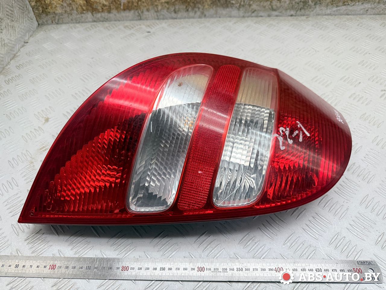 фонарь задний левый Mercedes-Benz A W169 2 поколение (2004-2008) 2004, 2.0 л., M 266.960, бензин, МКПП, ULO3330L, A1698200364 - фото №1