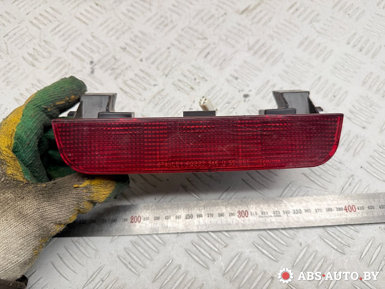 дополнительный стоп-сигнал Mitsubishi Pajero 3 поколение 2002, 3.2 л., дизель, МКПП, внедорожник 3 дв., полный привод, P0223 - фото №1