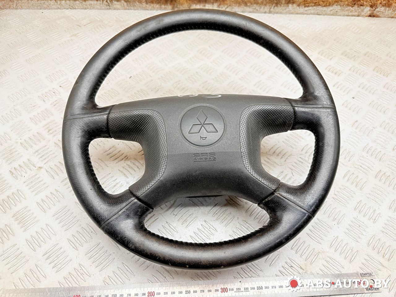 руль Mitsubishi Pajero 3 поколение 2002, 3.2 л., дизель, МКПП, внедорожник 3 дв., полный привод, MR510984 - фото №1
