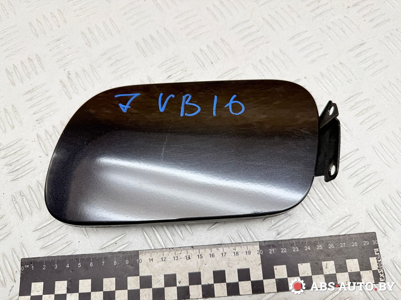 лючок топливного бака Volkswagen Touareg 1 поколение 2006, 3.0 л., BKS, дизель, АКПП, внедорожник 5 дв., полный привод, 7L6809905B, 7H0010310T, 1K0010398Q - фото №1