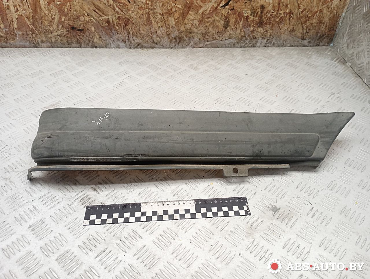 молдинг крыла заднего правого Ford Transit 7 поколение 2007, 2.4 л., дизель, МКПП, микроавтобус, YC1529396ADW - фото №1