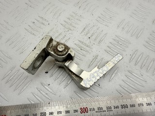 петля двери Volkswagen Bora 1 поколение 2000, 1.9 л., дизель, МКПП, седан, 1J0831401C