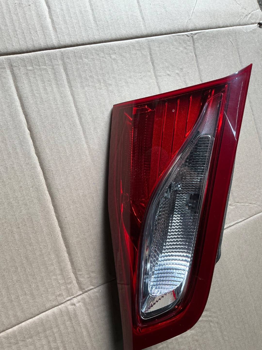 Фонарь крышки багажника левый Chevrolet Equinox 3 поколение