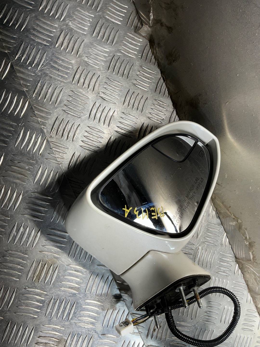 Зеркало наружное правое Toyota Venza