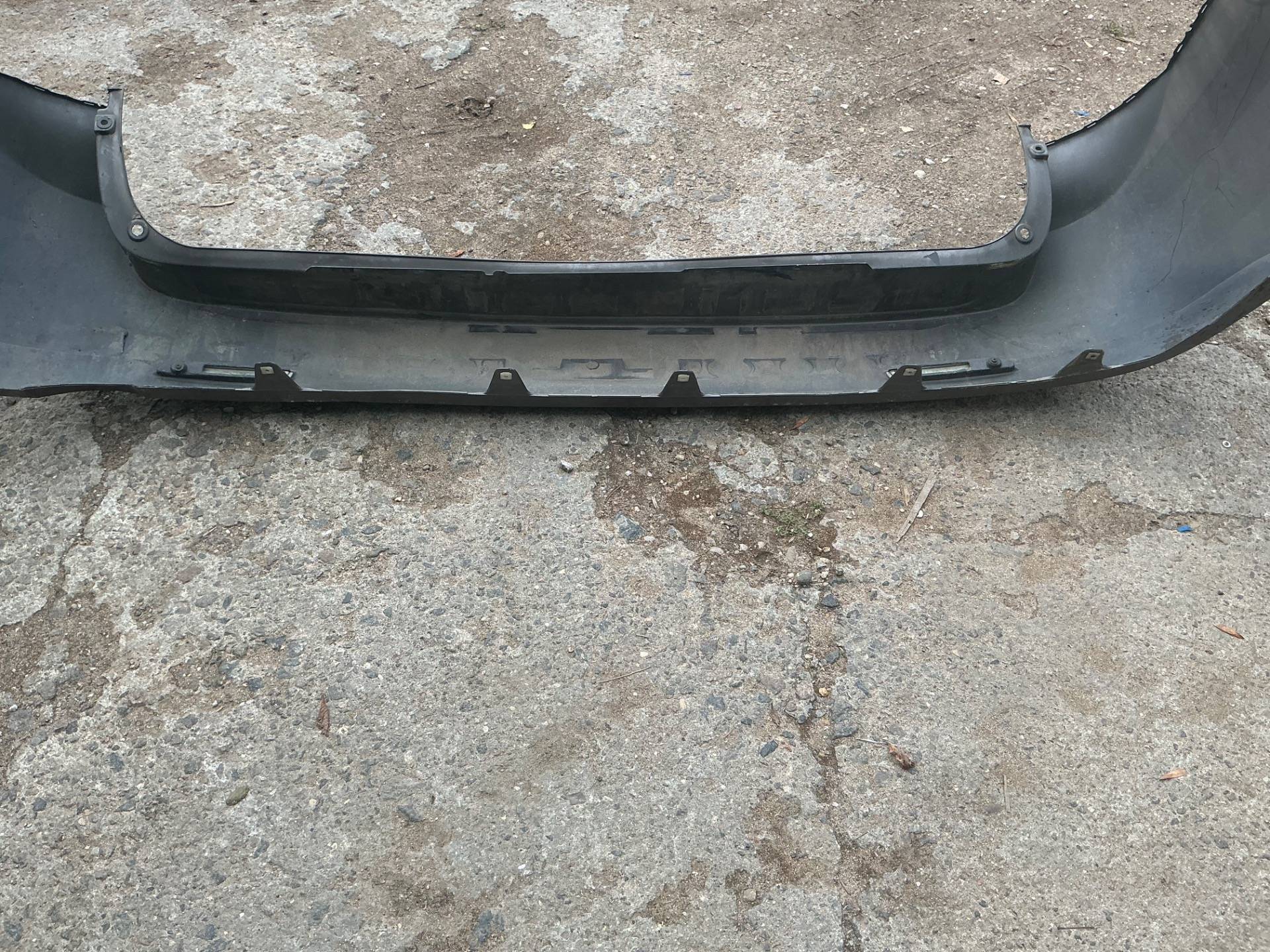 Бампер задний Toyota Sienna 3 поколение