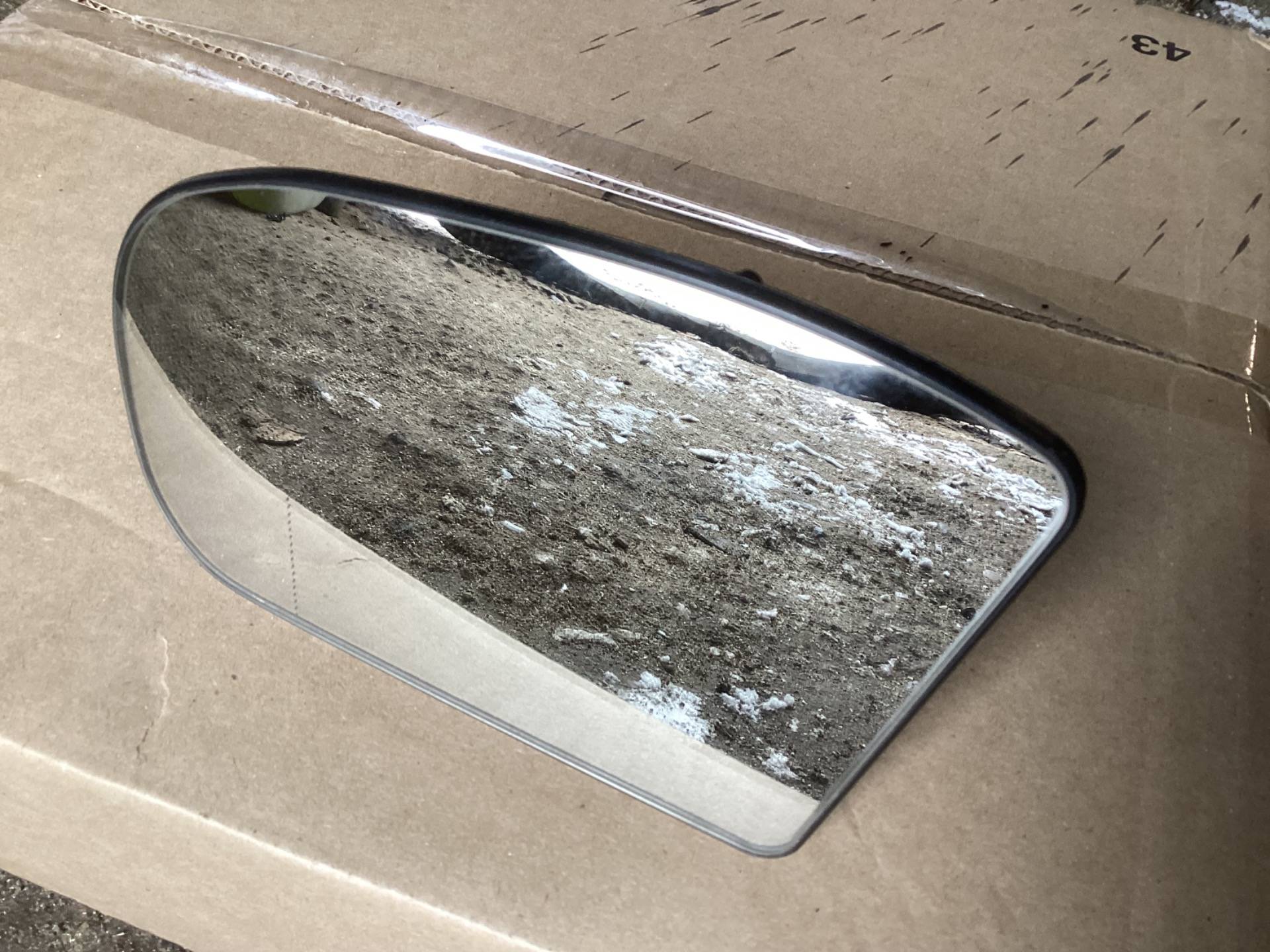 Стекло зеркала наружного левого Mercedes-Benz C W203