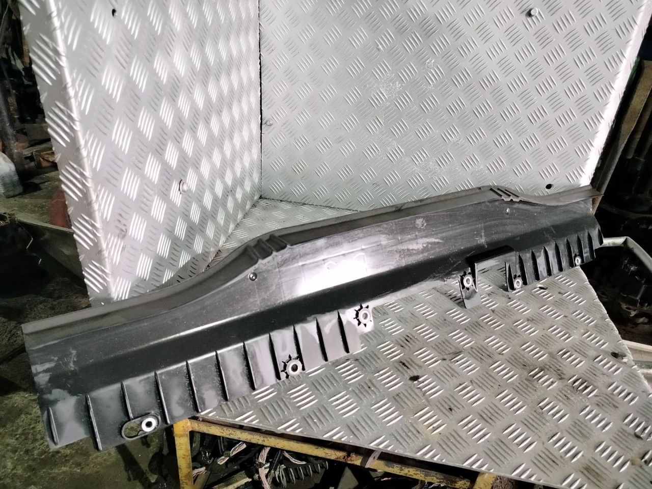 заслонка рециркуляции воздуха Scania R 4 поколение 2019, 12.7 л., DC 13.148, дизель, АКПП, белый, правый руль, 2390544 - фото №1