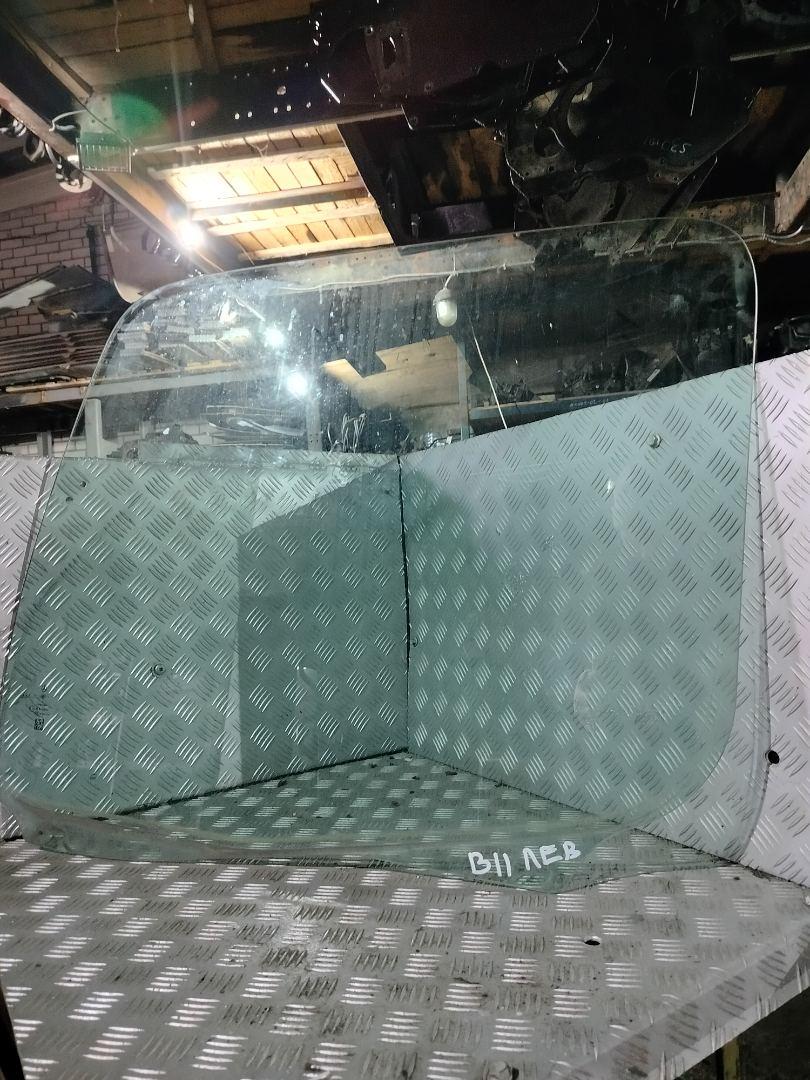 стекло (иные) Mercedes-Benz Actros 4 поколение (MP4) 2017, om471.926, дизель, МКПП, белый, правый руль, A9607200218 - фото №1