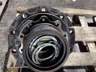 ступица задняя Mercedes-Benz Actros 4 поколение (MP4) 2015, 12.8 л., OM 471.900, дизель, белый, правый руль, A9463560201, A9603561801