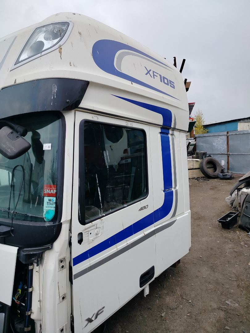 кабина DAF XF 106 1 поколение 2017, MX-13, белый, правый руль, 2032413, 2025769, 1842702, 1657441, 1657440, 1792251, 2025236, 2025231, 1792252, 1925526, 1364917, 1304050, 1811559, 2036354, 1811601, 0681752, 2036892, 1811560, 2036355, 1861602, 2036893, 1653694 - фото №1