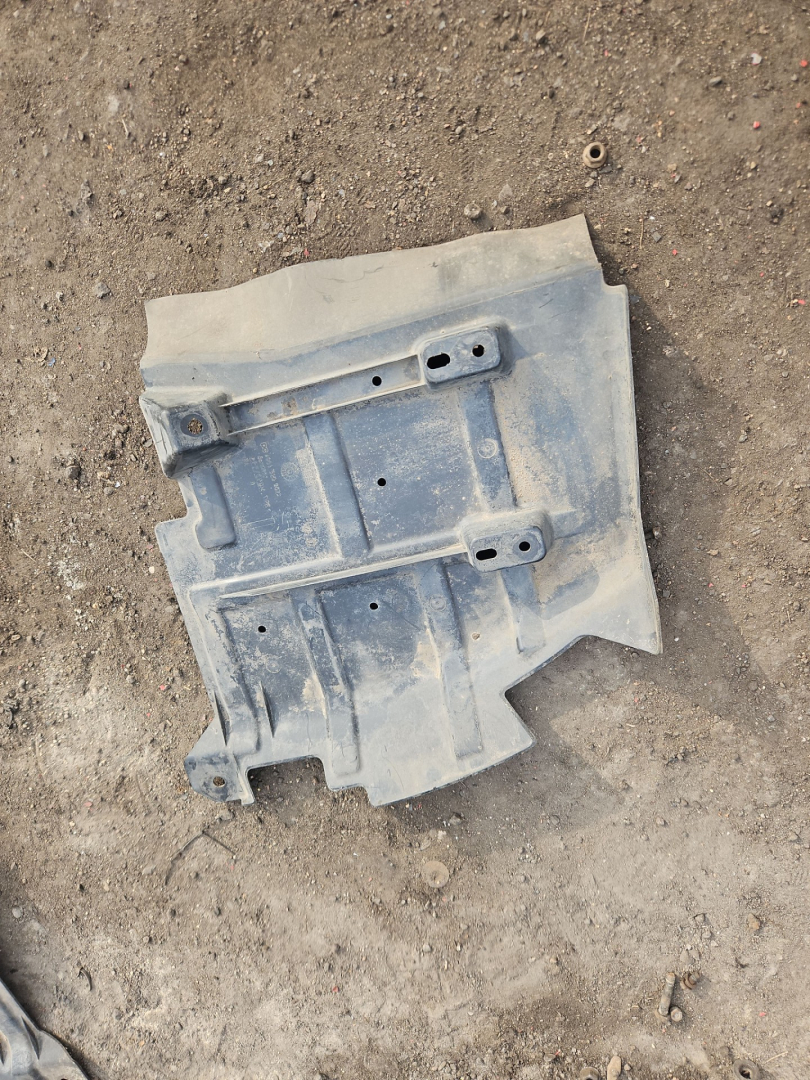 защита арок передняя левая (подкрылок) Mercedes-Benz Actros 4 поколение (MP4) 2015, 12.8 л., OM 471.900, дизель, белый, правый руль, A9615209622 - фото №1