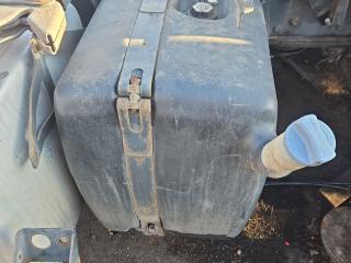 бак AdBlue (мочевины) Mercedes-Benz Actros 3 поколение (MP3) 2013, 11.9 л., OM 541.976, дизель, робот, белый, правый руль, A9304700415, A9304702542, A9304701542, A9304700740, A9304701140, A0145428717