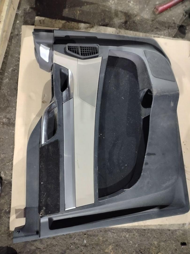 обшивка салона MAN TGX 1 поколение 2018, 12.4 л., D 2676 LF 51, дизель, АКПП, белый, правый руль, 81619502135, 81626306155 - фото №1