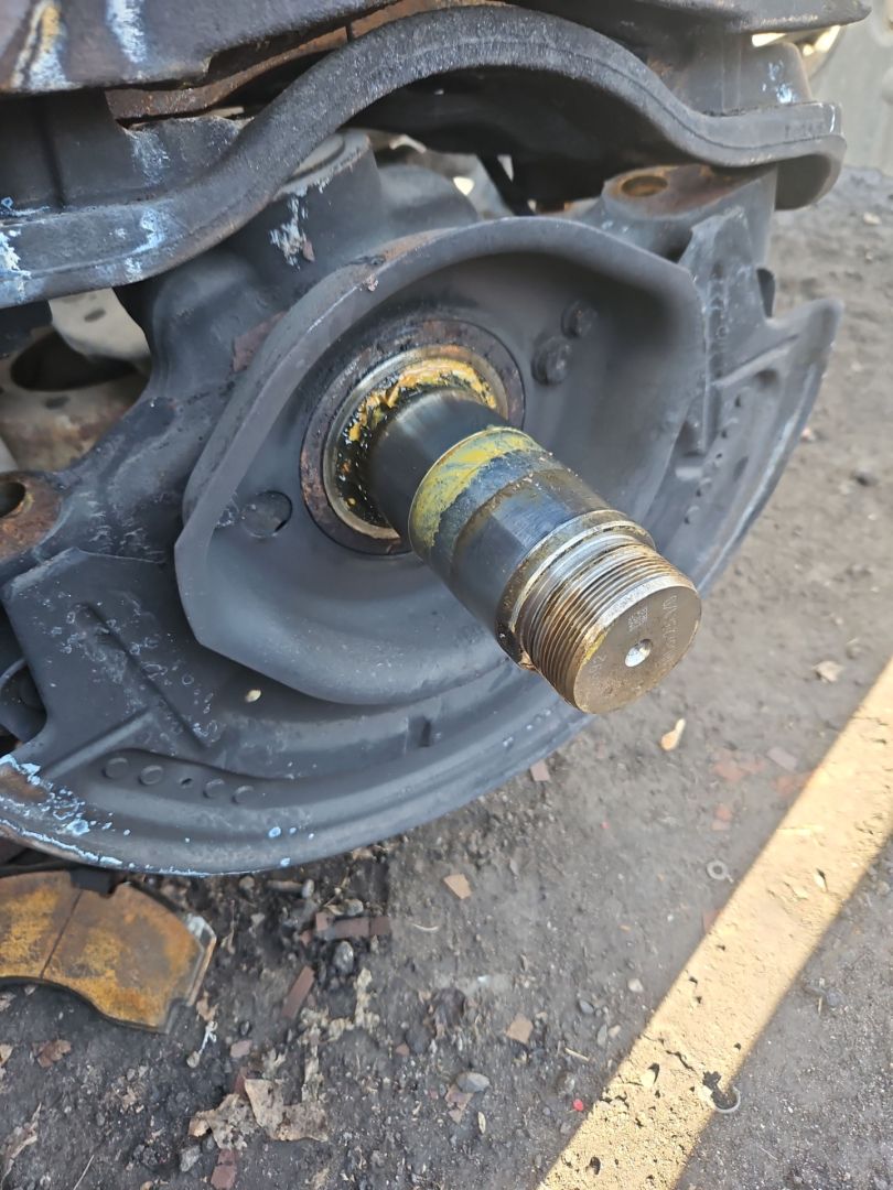 кулак поворотный правый Scania R 4 поколение 2018, 12.7 л., DC 13.148, дизель, АКПП, белый, правый руль, 2443891 - фото №1