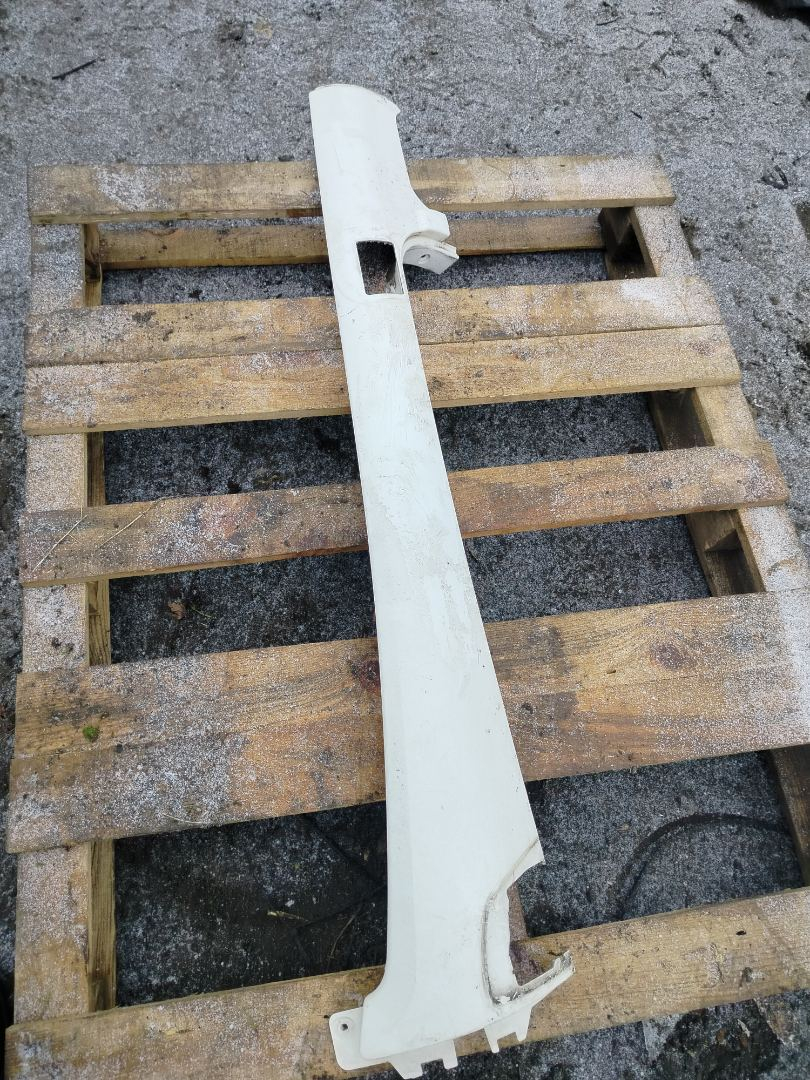 обшивка стойки MAN TGX 1 поколение 2017, 12.4 л., D 2676 LF 51, дизель, АКПП, белый, правый руль, 81624100199 - фото №1