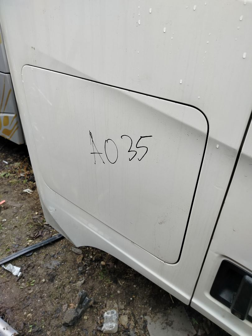 крышка инструментального ящика Scania R 4 поколение 2018, 12.7 л., DC 13.148, дизель, АКПП, белый, правый руль, 2711882, 2046552 - фото №1