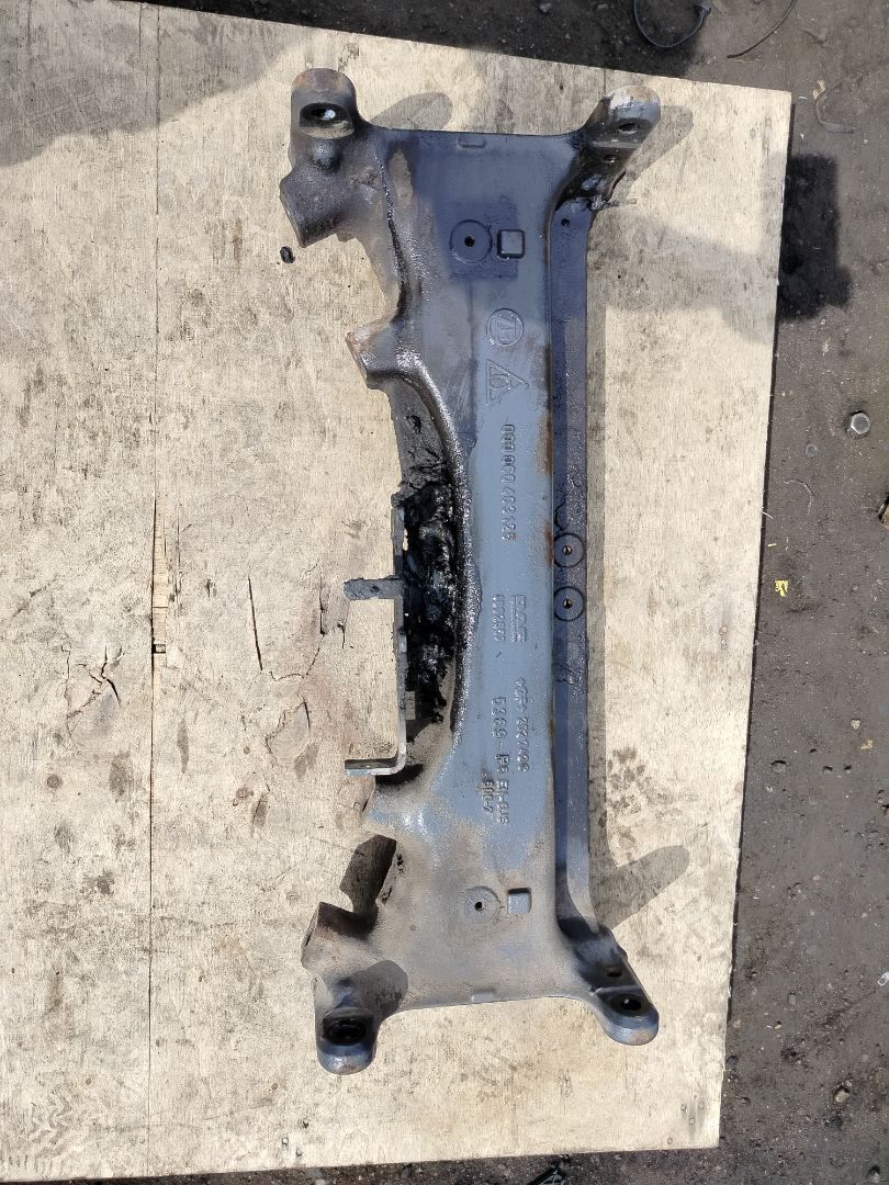 Траверса рамы поперечная DAF XF 106 1 поколение 2017, MX-13, белый, правый руль, 1892657 - фото №1