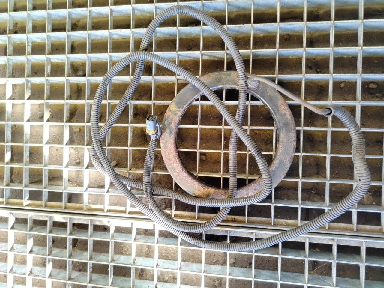 датчик ABS MAN TGX 1 поколение 2017, 12.4 л., D 2676 LF 52, дизель, АКПП, белый, правый руль - фото №1